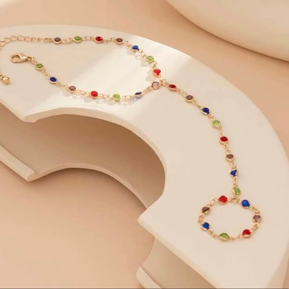 Beautiful rhinestone mitten bracelet - Picture 2 of 5